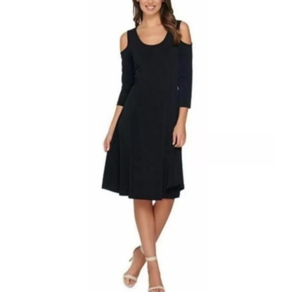 Elegant Black Cold Shoulder Dress - Picture 1 of 8